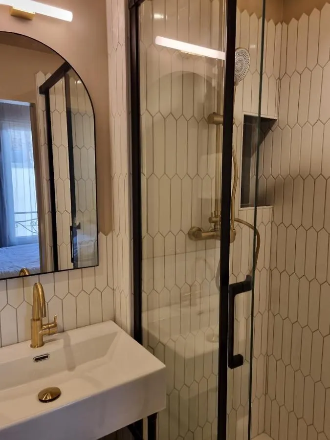 Artemisia Montmartre Otel 4*