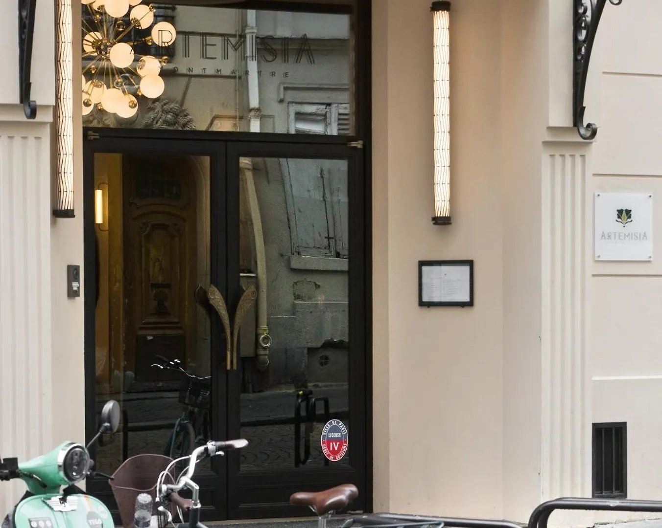 Artemisia Montmartre Otel Paris