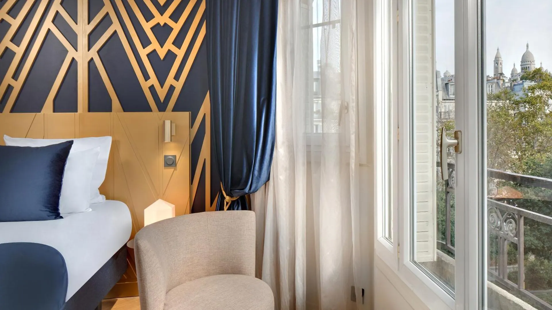 Hotel Artemisia Montmartre 4*