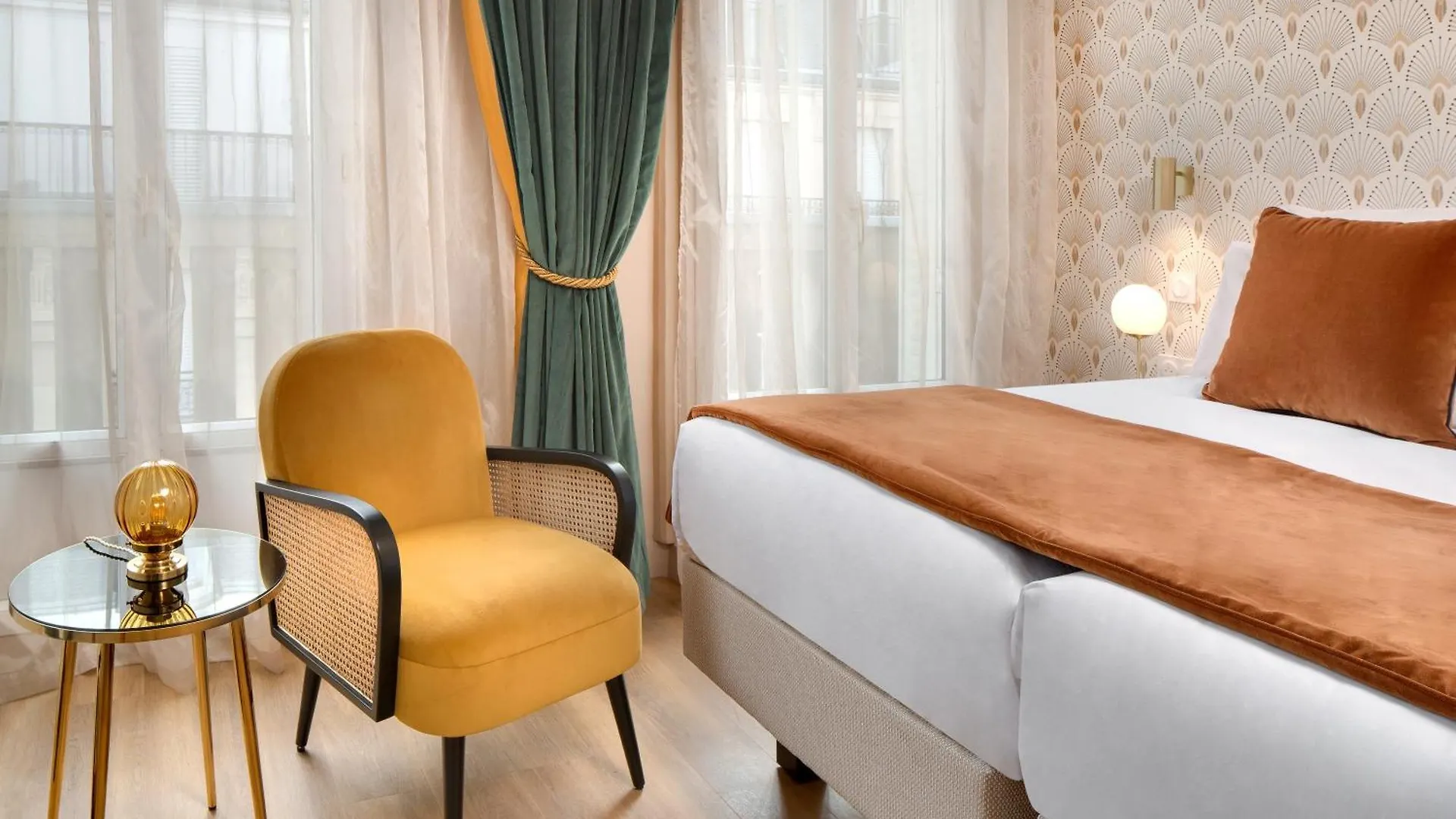 Hotel Artemisia Montmartre 4*