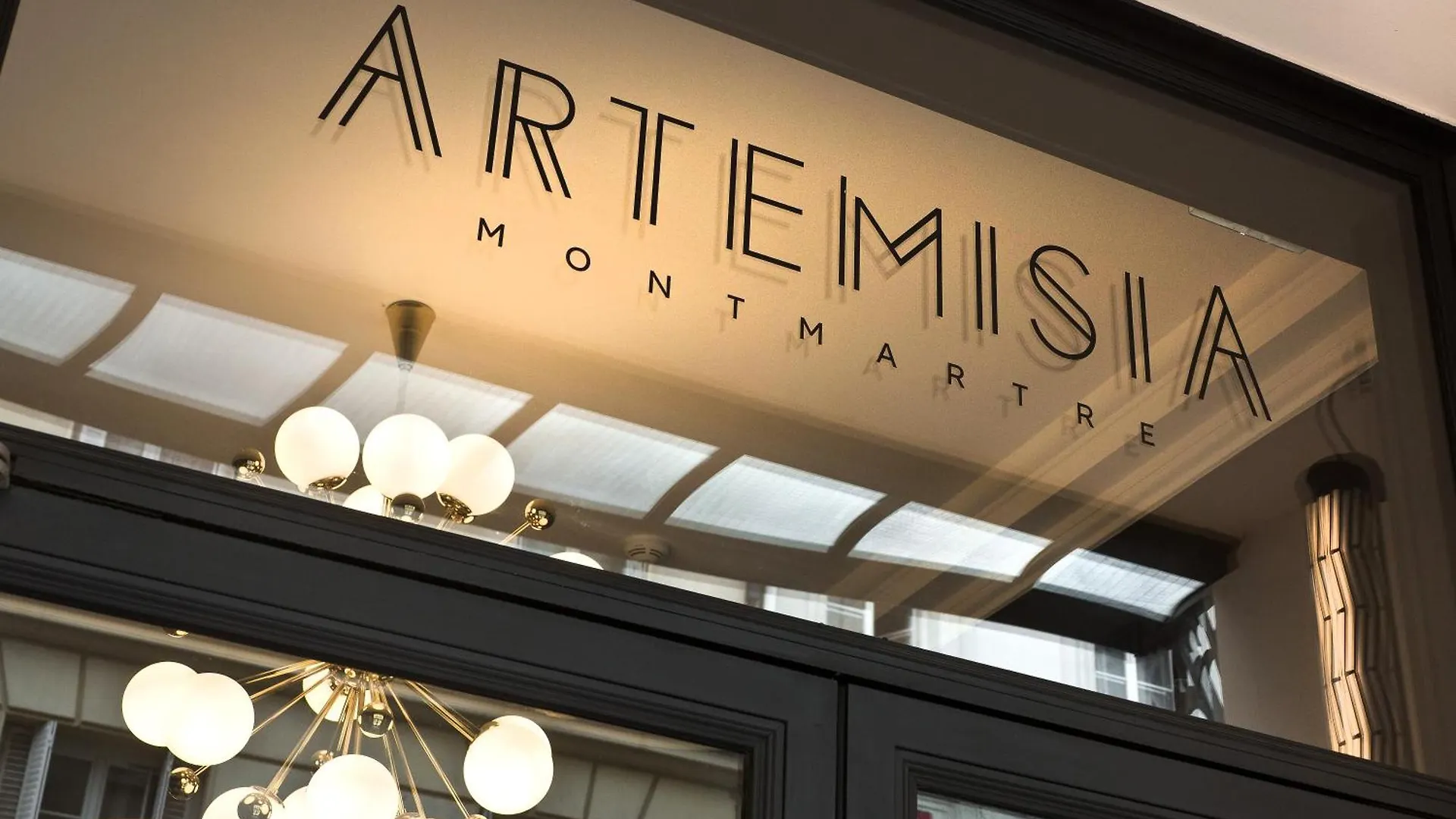 Hotel Artemisia Montmartre 4*